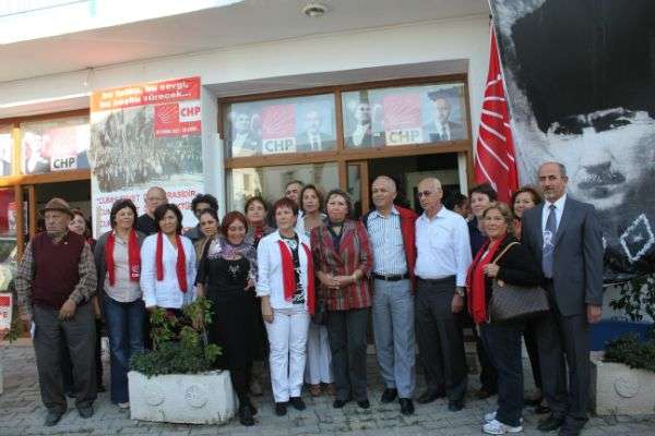 Siyasi Parti Binasında Bir İlk