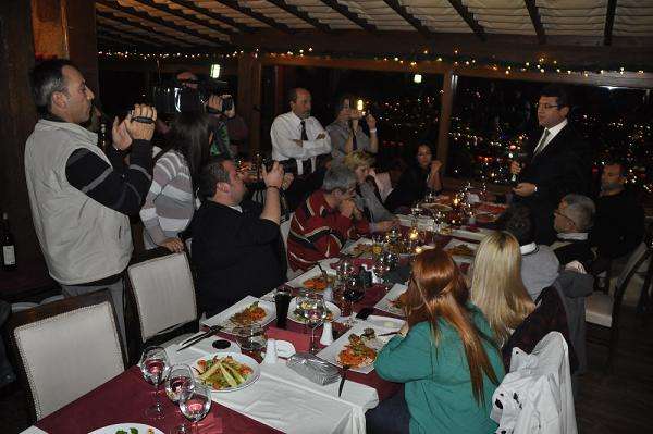Başkan Tosundan Gazetecilere Yemek