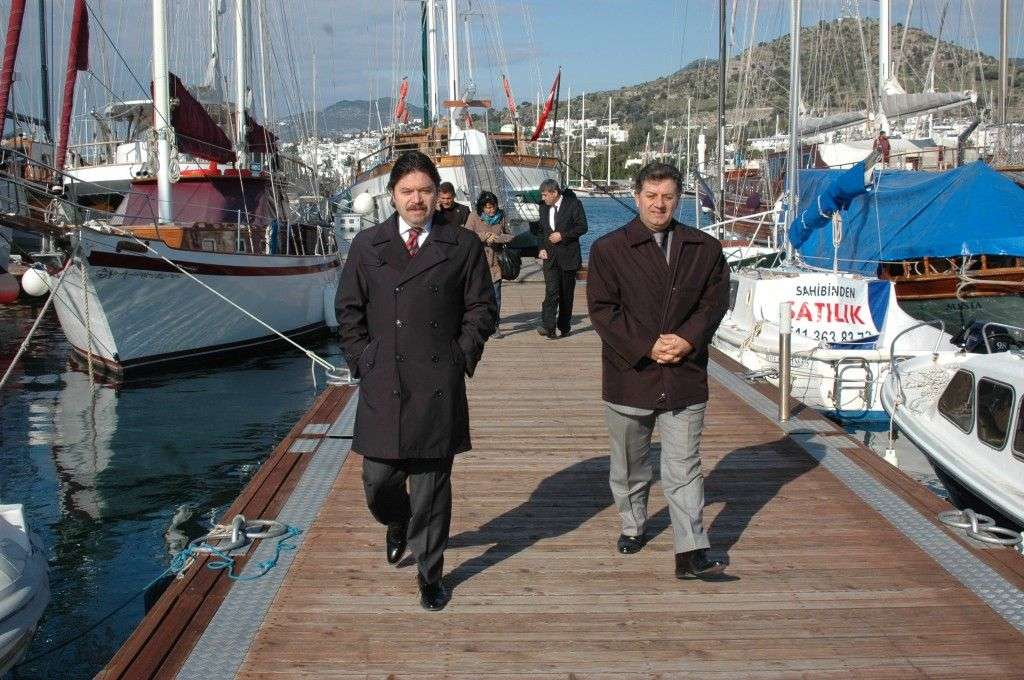 Ezber Bozuluyor, Devlet Sokakta…
