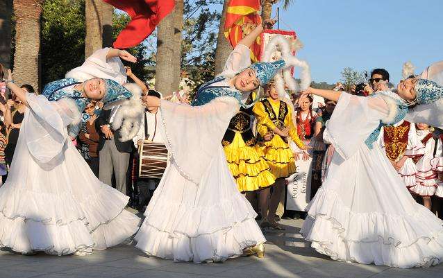 23 Nisan Rengarenk…