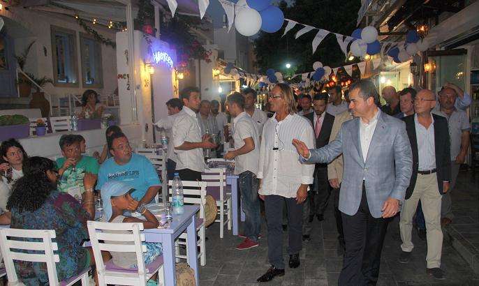 Gençlik ve Spor Bakanı Kılıç, Bodrum Meyhaneler Sokağında…