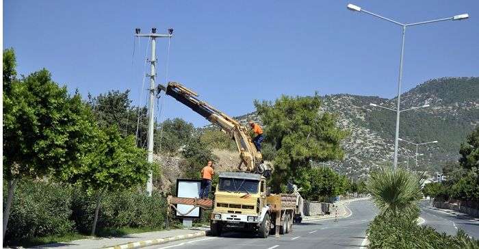 KONACIK?TA ELEKTRİK DİREKLERİ TARİH OLUYOR?