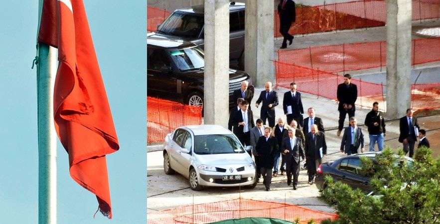 Yırtık Bayraklı Turistik Tesiste, İki Bakan?