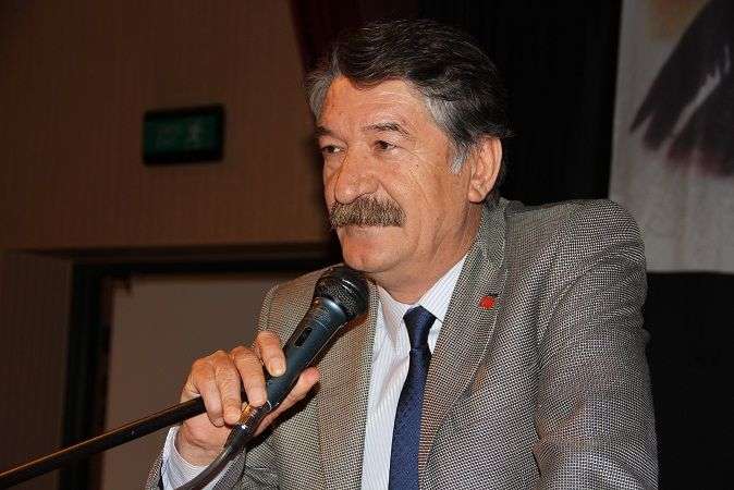 Ateşle Oynuyorlar