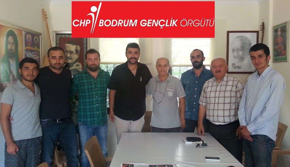 CHP Bodrum Gençlik Örgütü 35 Karanfil Verdi
