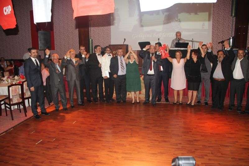 CHP’nin Geleneksel Cumhuriyet Balosunda Coşku Seli