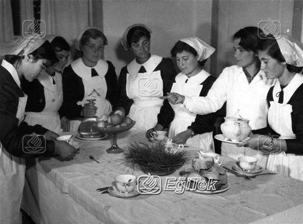 CUMHURİYET’İN AYDINLANMA ve ÇAĞDAŞLAŞMA PROJESİ “KÖY ENSTİTÜLERİ”