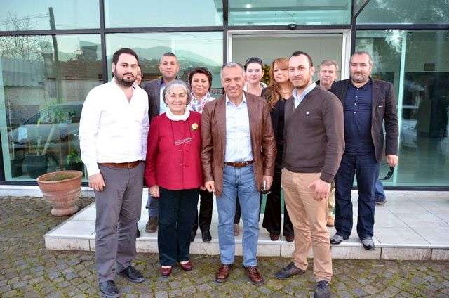 Çıplak Olmalıyız