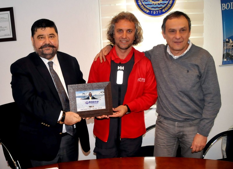 BODTO Bayrağı Antarktika’da