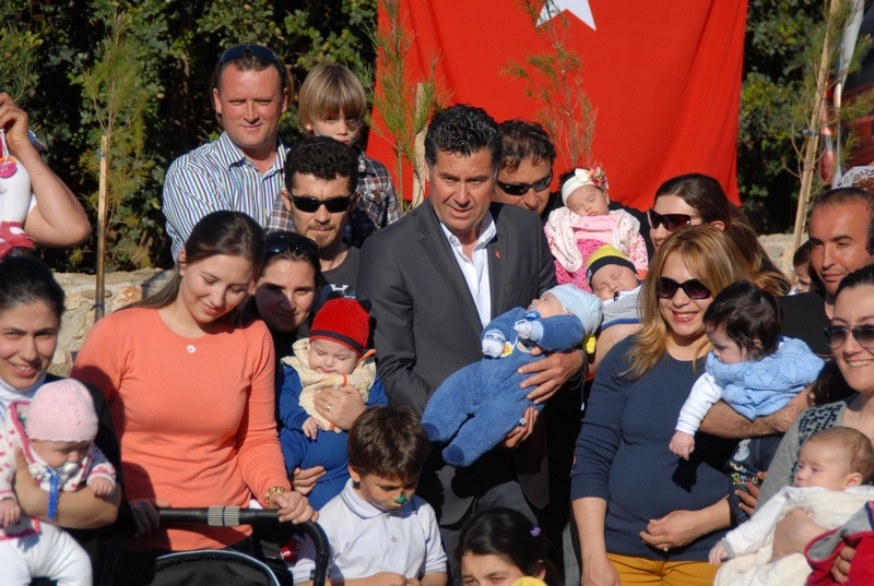 Her Bebeğe Bir Fidan