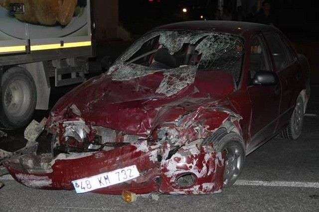 DÜĞÜN YOLUNDA KAZA 6 YARALI