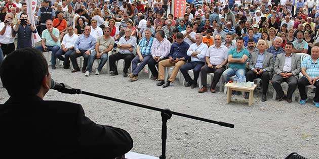 CANLAR ŞENLİĞİNDE TÜM SİYASİLER YAN YANA GELDİ