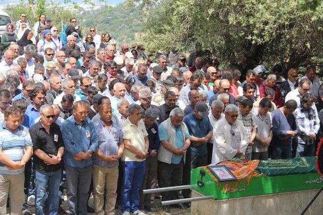 NAYİL KABAK, SEVENLERİNİN GÖZ YAŞLARI ARASINDA DEFNEDİLDİ…