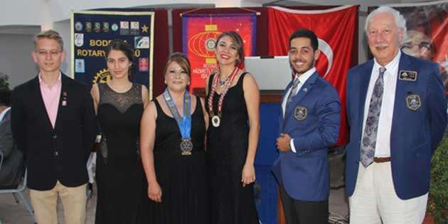 BODRUM ROTARY KULÜPLERİNDE DEVİR TESLİM TÖRENİ YAPILDI…