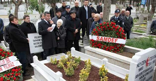 “HİÇ” İN PEŞİNDEKİ NEYZEN, MEZARI BAŞINDA ANILDI…