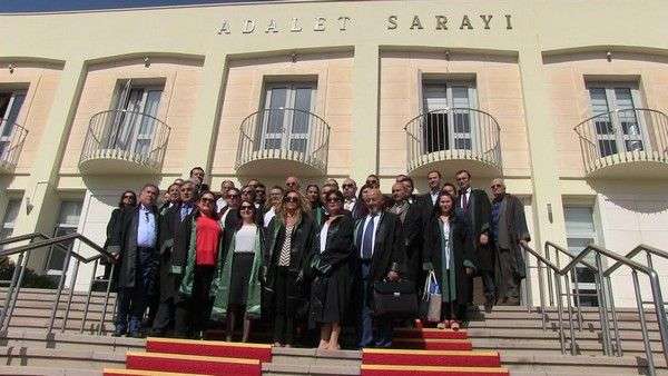 “HUKUK TARTIŞILIRKEN HUKUKÇULARIN SUSMASI DÜŞÜNÜLEMEZ”
