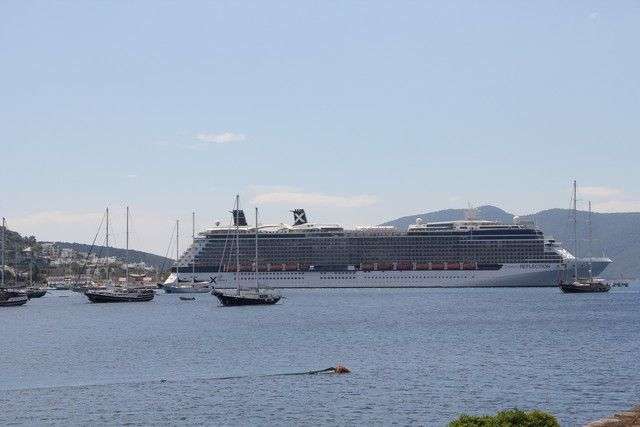 TURİSTLER BODRUM’A GELMEYE DEVAM EDİYOR…