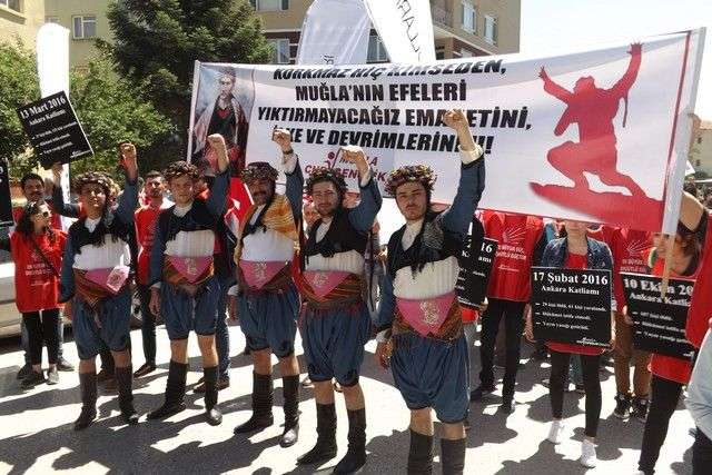 CHP’Lİ GENÇ EFE’LER ATA’NIN HUZURUNDA…