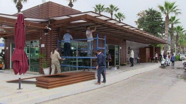 TEPECİK KAFE SÖKÜLMEYE BAŞLANDI…