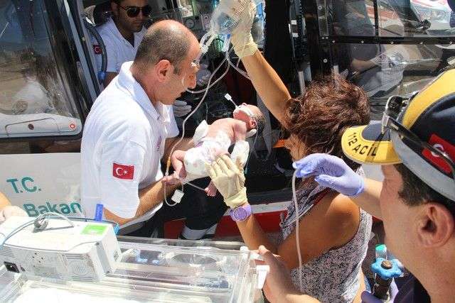 PREMATÜRE BEBEK AMBULANS HELİKOPTERLE SEVKEDİLDİ…