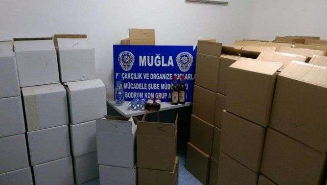 BODRUM’DA 2388 ŞİŞE KAÇAK İÇKİ ELE GEÇİRİLDİ