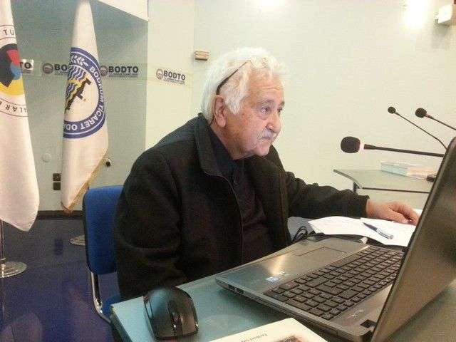 PROF. DR. AYHAN ÇIKIN VEFAT ETTİ….