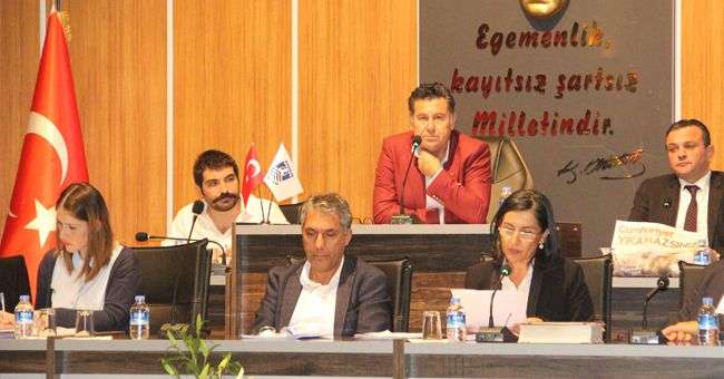  “BODRUM BELEDİYESİ, ESNAF ZORDA OLDUĞU İÇİN BORÇLANIYOR”…