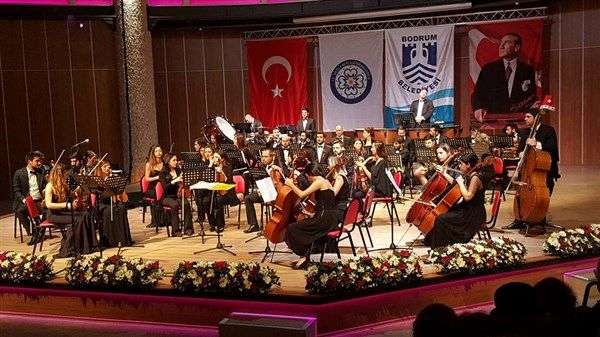CUMHURİYET ATÖLYESİNDEN YENİ YIL KONSERİ