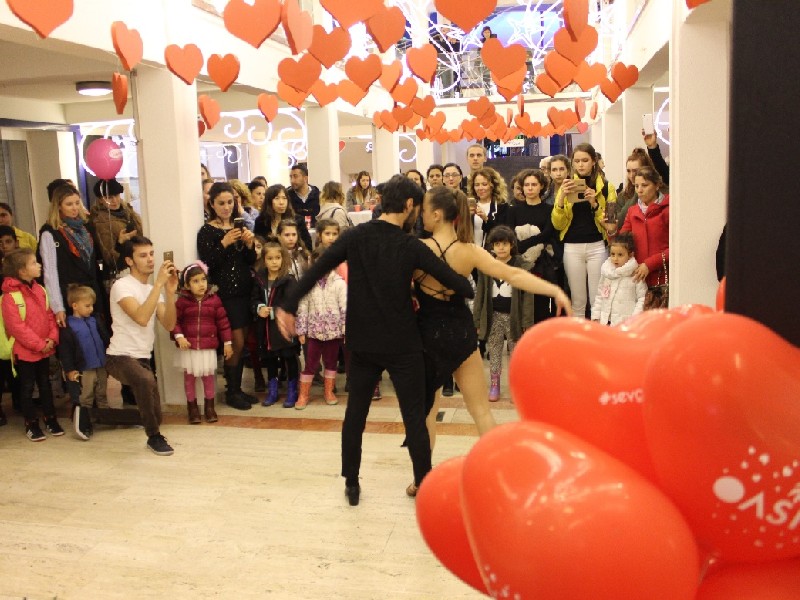 SEVGİYLE ATAN KALPLER 14 ŞUBAT’TA OASİS’TEYDİ!