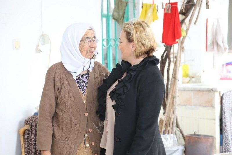 KADINLARA EVLERİNDE ZİYARET…