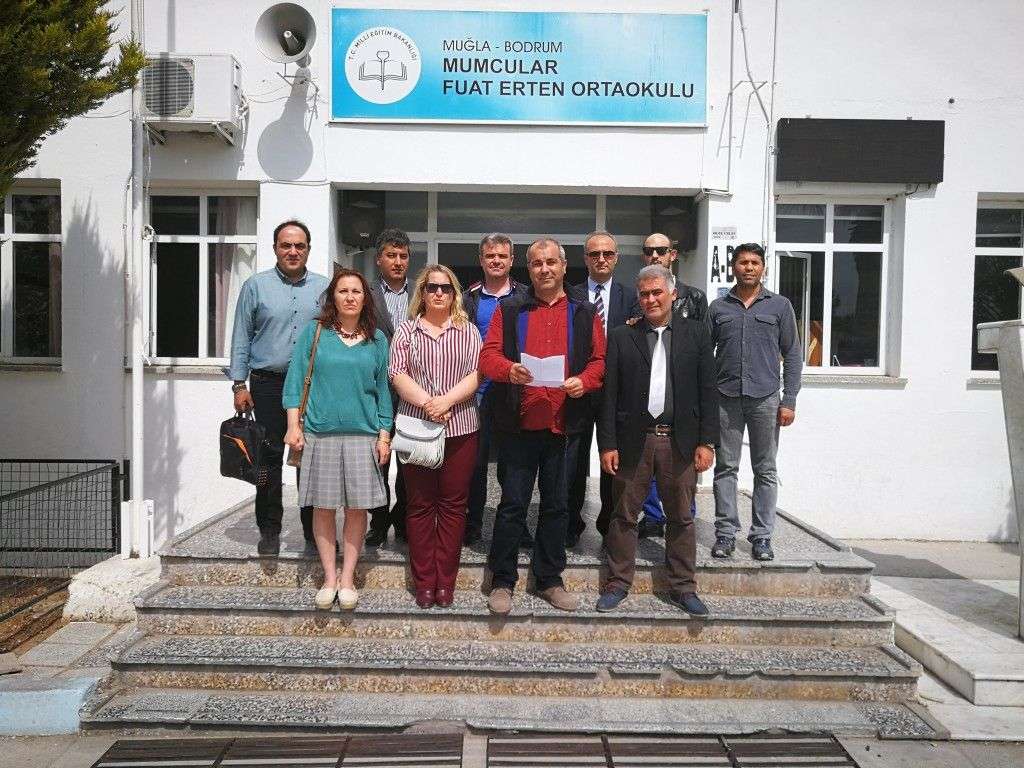 TÜRK EĞİTİMSEN MUMCULAR’DA MAĞDUR OLAN ÖĞRETMENLERİNE DESTEK ÇIKIYOR…