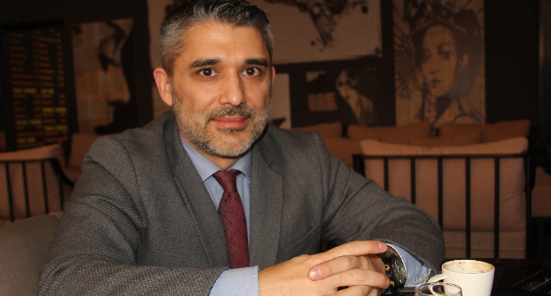 İYİ PARTİ’NİN DAHİ ÇOCUĞU TAYLAN YILDIZ İLE KAHVE SOHBETİ…