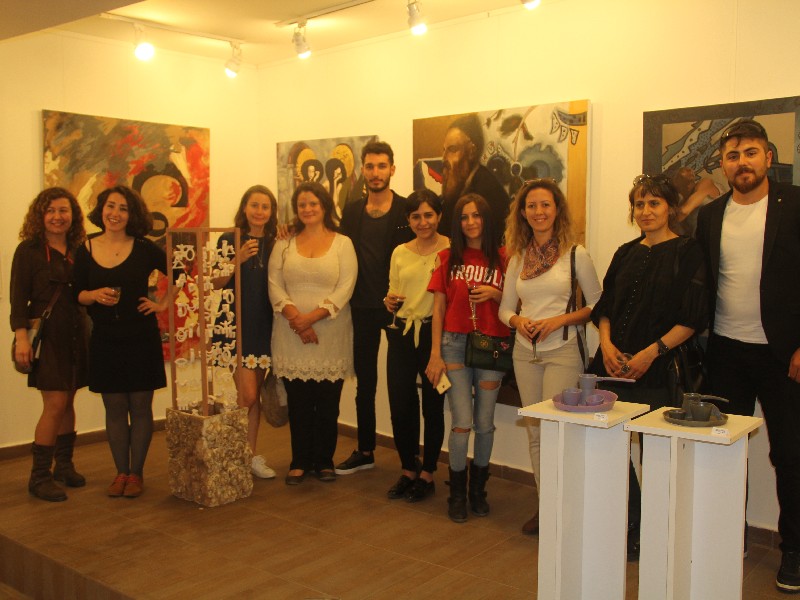 ZEYNEP SANAT GALERİSİ, GENÇLERİ DESTEKLİYOR…