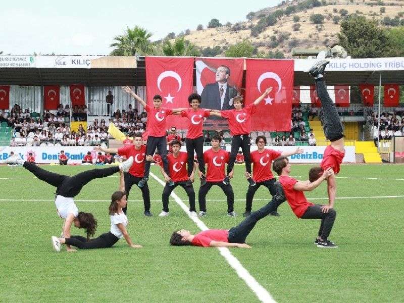 19 MAYIS COŞKUYLA KUTLANDI…