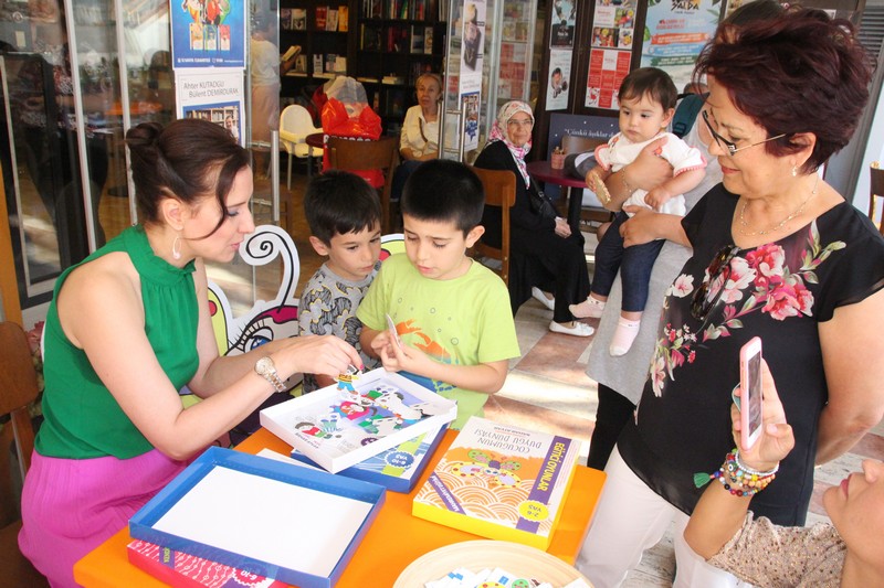 UZMAN PEDAGOG BAHAR ATVAR’DAN “EĞİTİCİ ÇOCUK OYUNLARI SETİ” …