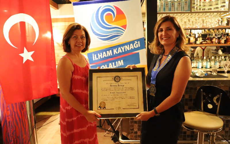 BODRUM ROTARY BAŞKANI FATOŞ CİNGÖZ, GÖREVİNİ FİGEN UYANIK’A DEVRETTİ…