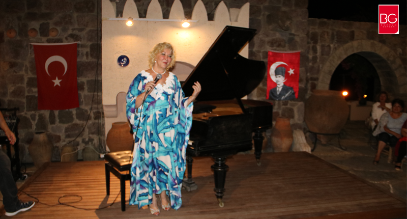 GÜLSİN ONAY’DAN MUHTEŞEM BİR KONSER…