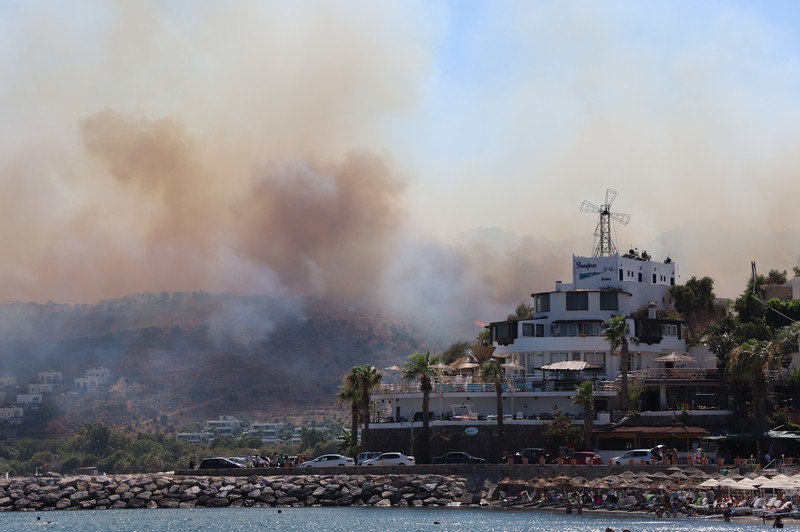 KORKULAN OLDU… BODRUM’DA YANGIN VAR..!