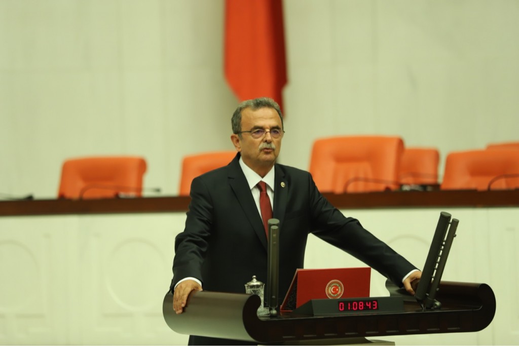 BEN İŞÇİYİM, TABİKİ EMEKÇİ LEHİNE KAVGA VERECEĞİM…