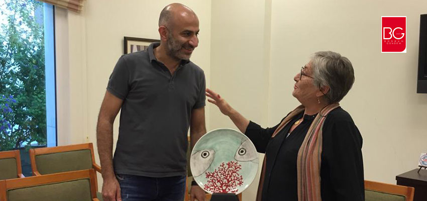 SEVİNÇ GÖKBEL’E ANLAMLI PLAKET…