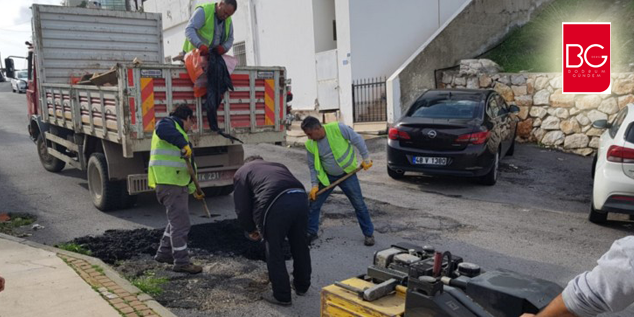 Bozulan yolların bakımları yapılıyor…