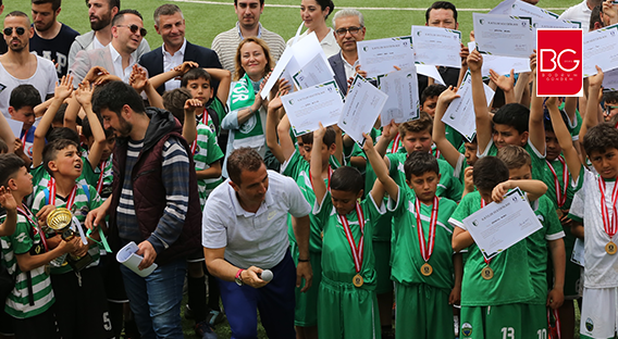 Minik Futbolcular Kupa Sevinci…