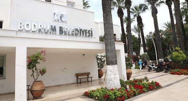 Belediye Tabelasına “T.C.” Eklendi…