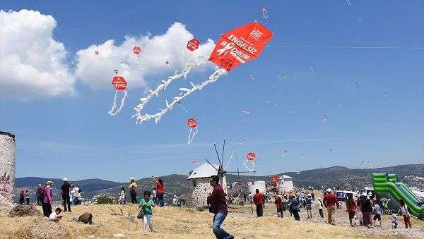Gökyüzü Uçurtmalarla Rengarenk Oldu…