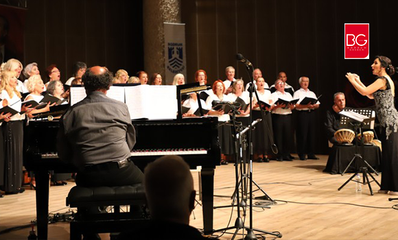 Çoksesli Koronun Konserinde Oturacak Yer Kalmadı…