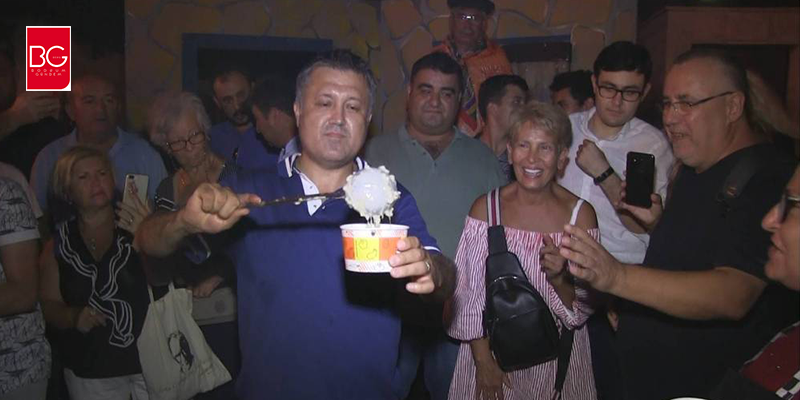 Meydanda Keşkek Kazanı, Barlar Sokağında Karaova Üzümü