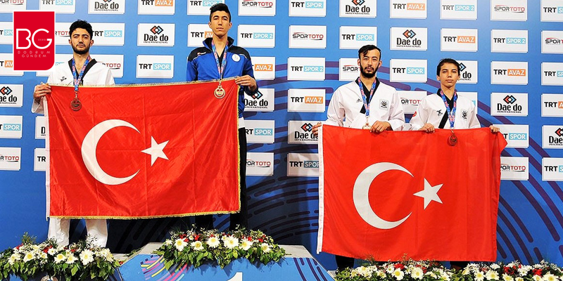 Büyükşehir’in Taekwondocuları Göğüs Kabarttı