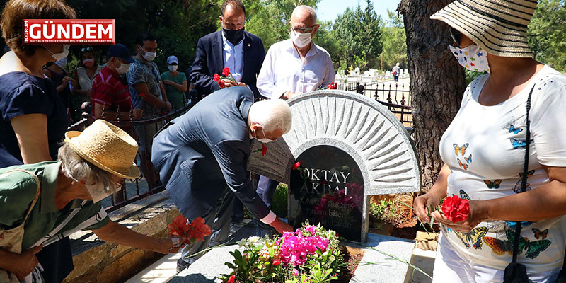 Oktay Akbal Mezarı Başında Anıldı