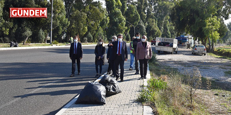 Muğla’ya Hizmet Vakfının Desteğiyle “Yollarımız Temiz Kalsın Projesi” Kapsamında 45 Ton Çöp Karayollarımızdan Toplandı