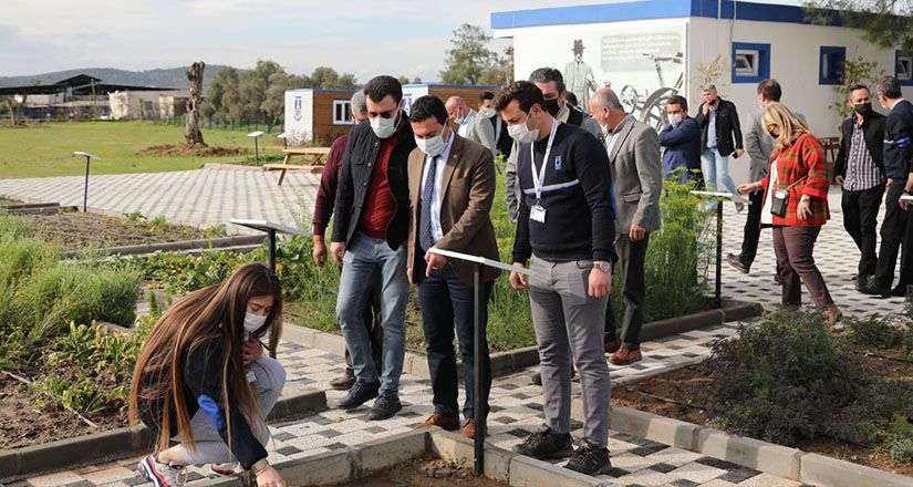 Tarımsal çalışmaları yerinde incelediler 